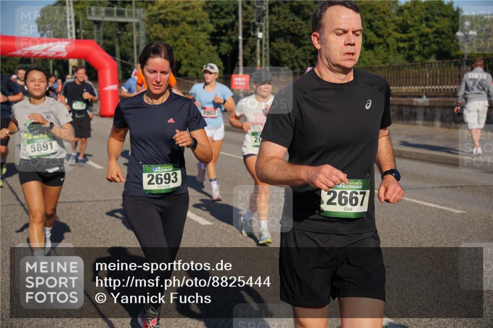 07.09.2025 - BARMER Alsterlauf Yannick Fuchs http://msf.ph/oto/8825444 07.09.2025 09:58:34 Laufen 5891, 136, 2693, 2902, 20, 2667 meine-sportfotos.de