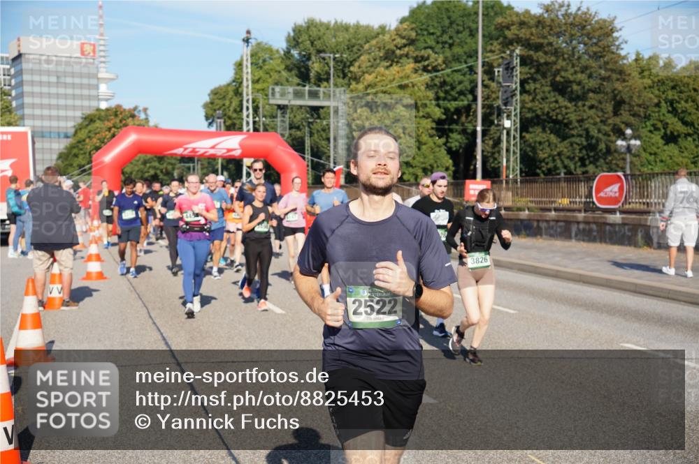 07.09.2025 - BARMER Alsterlauf Yannick Fuchs http://msf.ph/oto/8825453 07.09.2025 09:58:39 Laufen 2522, 3826, 76 meine-sportfotos.de