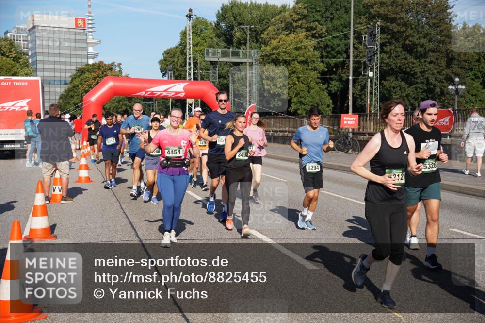 07.09.2025 - BARMER Alsterlauf Yannick Fuchs http://msf.ph/oto/8825455 07.09.2025 09:58:40 Laufen 3261, 3210, 551, 4476, 266, 4454, 3498, 47, 76, 8294, 212, 5328 meine-sportfotos.de
