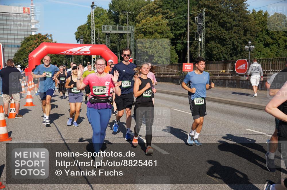 07.09.2025 - BARMER Alsterlauf Yannick Fuchs http://msf.ph/oto/8825461 07.09.2025 09:58:41 Laufen 261, 4735, 4260, 4454, 5512, 3498, 8294 meine-sportfotos.de