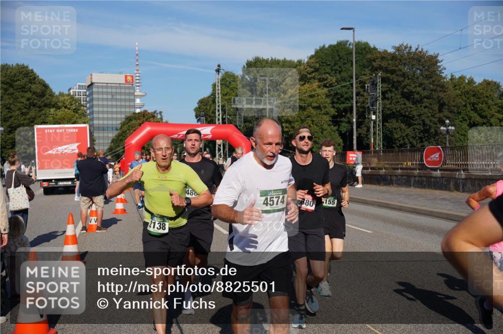 07.09.2025 - BARMER Alsterlauf Yannick Fuchs http://msf.ph/oto/8825501 07.09.2025 09:58:54 Laufen 2138, 486, 4574, 80, 155 meine-sportfotos.de