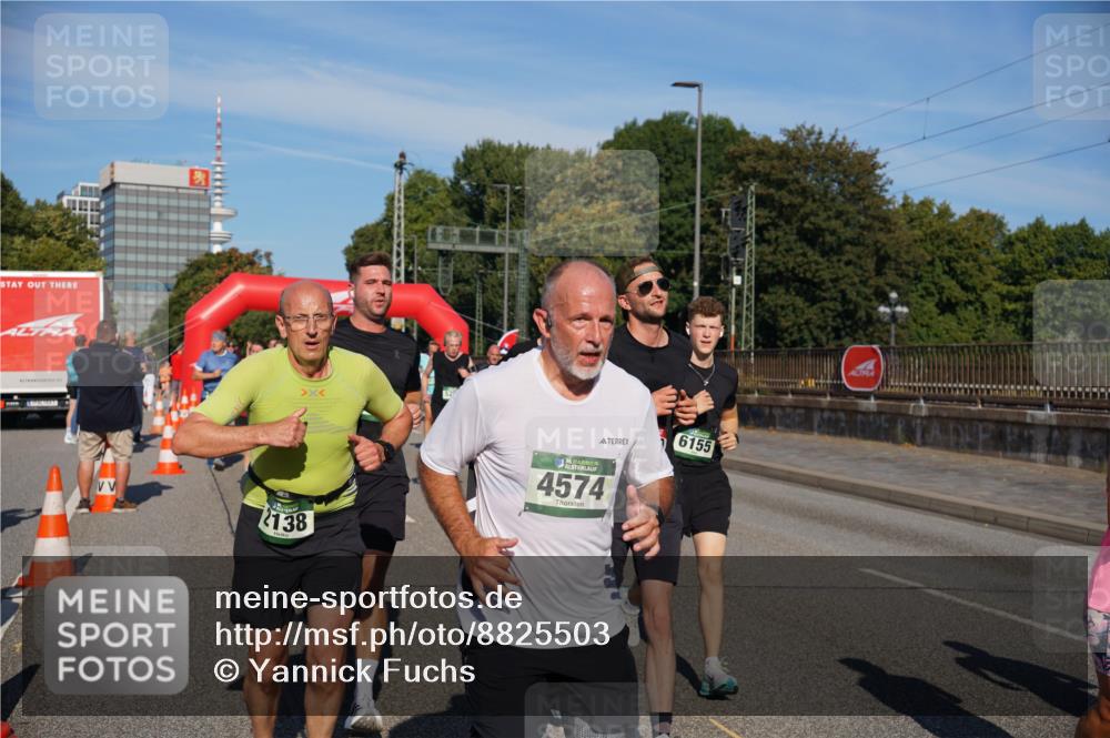 07.09.2025 - BARMER Alsterlauf Yannick Fuchs http://msf.ph/oto/8825503 07.09.2025 09:58:54 Laufen 138, 52, 4574, 6155 meine-sportfotos.de