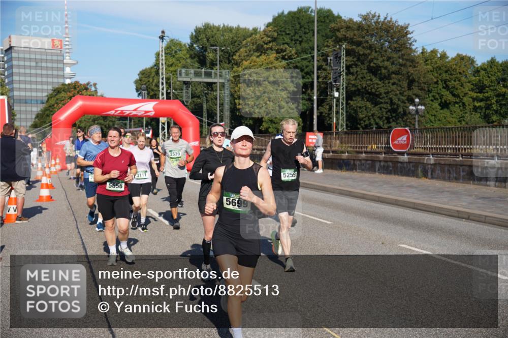 07.09.2025 - BARMER Alsterlauf Yannick Fuchs http://msf.ph/oto/8825513 07.09.2025 09:58:57 Laufen 5656, 3111, 2539, 5699, 5259 meine-sportfotos.de
