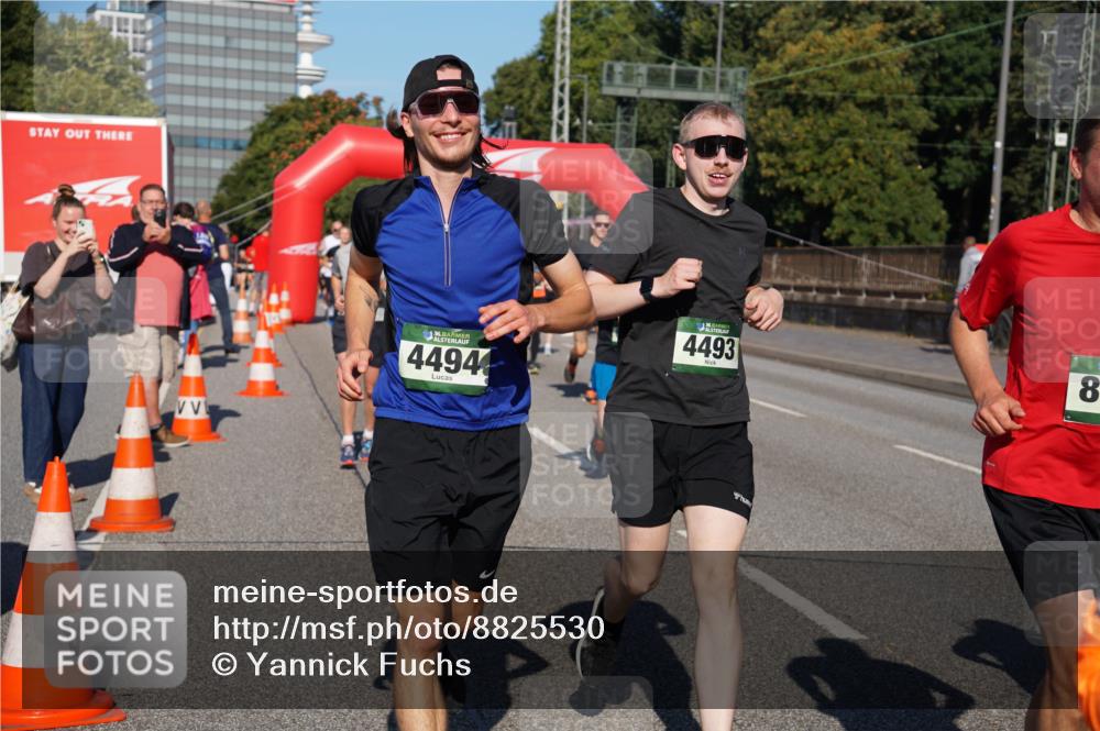 07.09.2025 - BARMER Alsterlauf Yannick Fuchs http://msf.ph/oto/8825530 07.09.2025 09:59:02 Laufen 1636, 4494, 4493, 8 meine-sportfotos.de