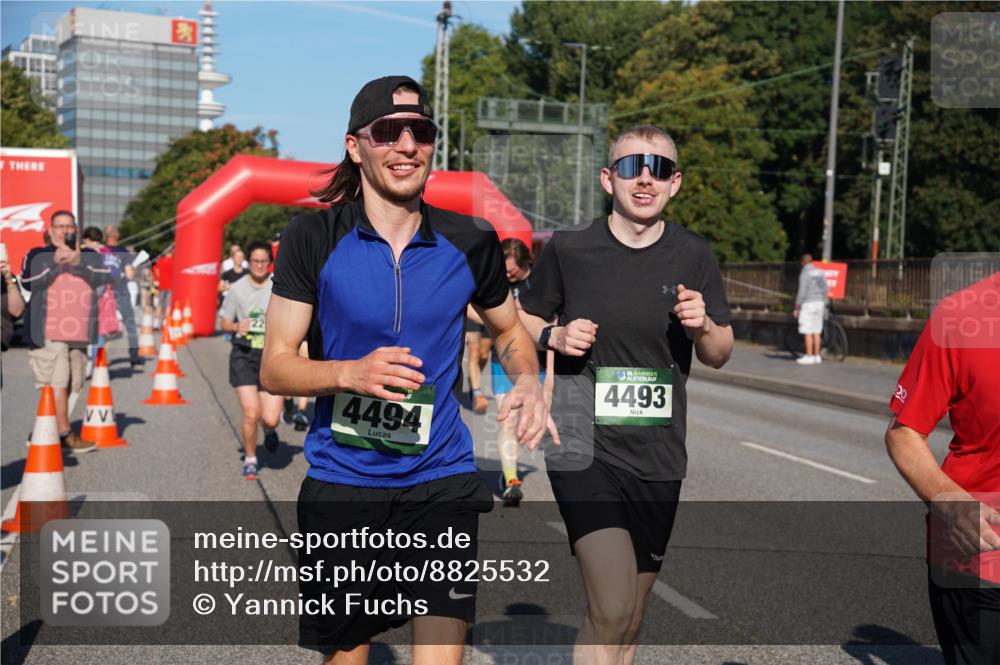 07.09.2025 - BARMER Alsterlauf Yannick Fuchs http://msf.ph/oto/8825532 07.09.2025 09:59:02 Laufen 4494, 36, 4493, 20 meine-sportfotos.de