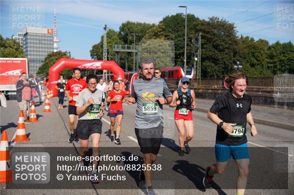 07.09.2025 - BARMER Alsterlauf Yannick Fuchs http://msf.ph/oto/8825538 07.09.2025 09:59:05 Laufen 63, 2298, 5859, 5636, 794 meine-sportfotos.de