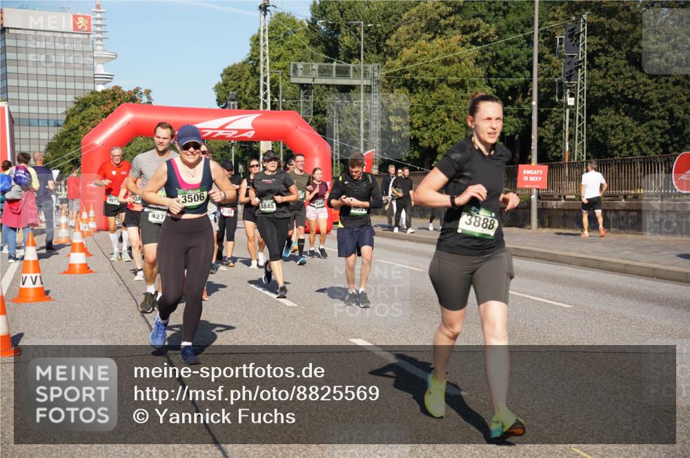 07.09.2025 - BARMER Alsterlauf Yannick Fuchs http://msf.ph/oto/8825569 07.09.2025 09:59:19 Laufen 4973, 233, 427, 3506, 2542, 5845, 5620, 3888 meine-sportfotos.de