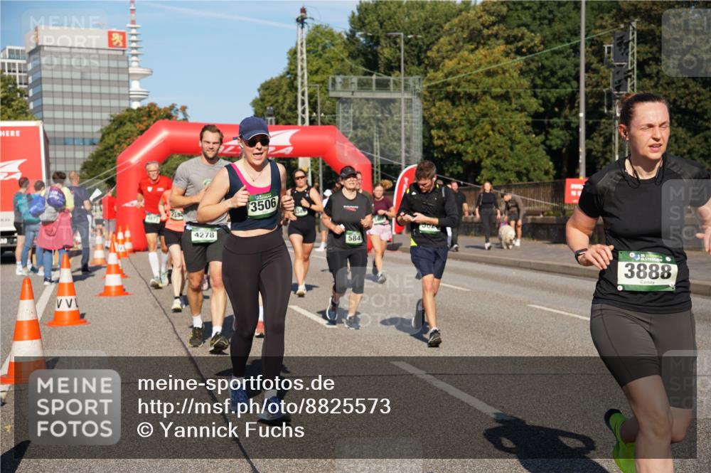 07.09.2025 - BARMER Alsterlauf Yannick Fuchs http://msf.ph/oto/8825573 07.09.2025 09:59:20 Laufen 220, 4278, 3506, 584, 302, 15, 36, 3888 meine-sportfotos.de