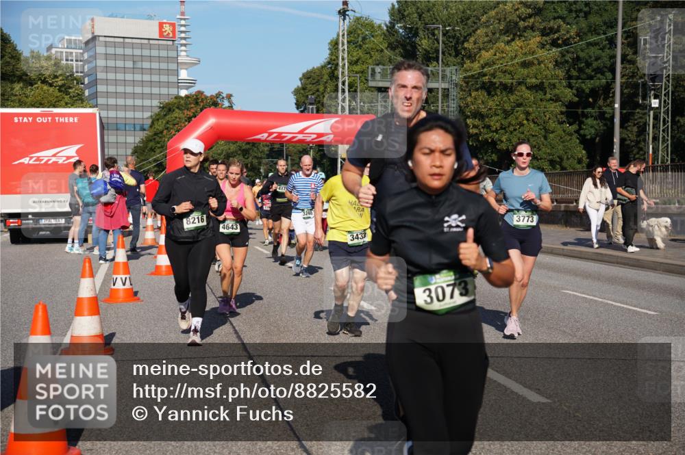 07.09.2025 - BARMER Alsterlauf Yannick Fuchs http://msf.ph/oto/8825582 07.09.2025 09:59:29 Laufen 8216, 4643, 417, 3240, 526, 3433, 43, 3073, 3773 meine-sportfotos.de