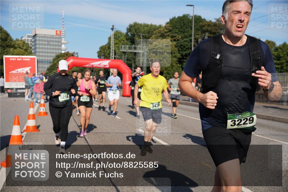 07.09.2025 - BARMER Alsterlauf Yannick Fuchs http://msf.ph/oto/8825585 07.09.2025 09:59:30 Laufen 8216, 4643, 3433, 36, 3229 meine-sportfotos.de