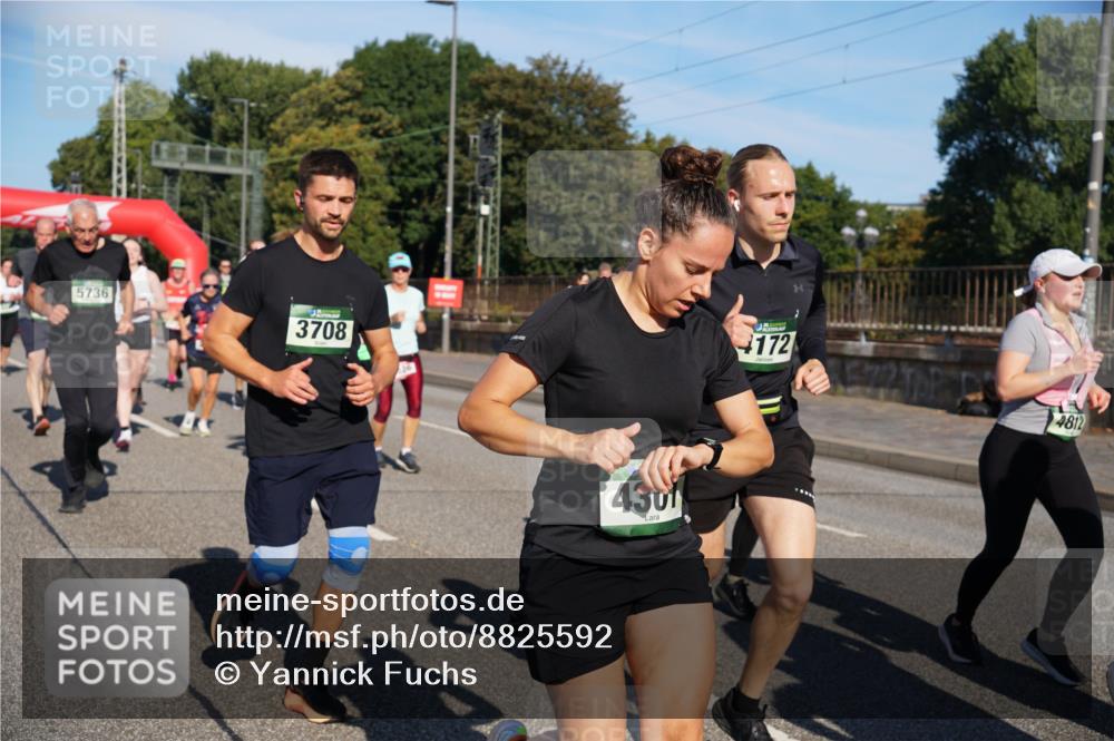 07.09.2025 - BARMER Alsterlauf Yannick Fuchs http://msf.ph/oto/8825592 07.09.2025 09:59:35 Laufen 5736, 3708, 430, 172, 4812 meine-sportfotos.de