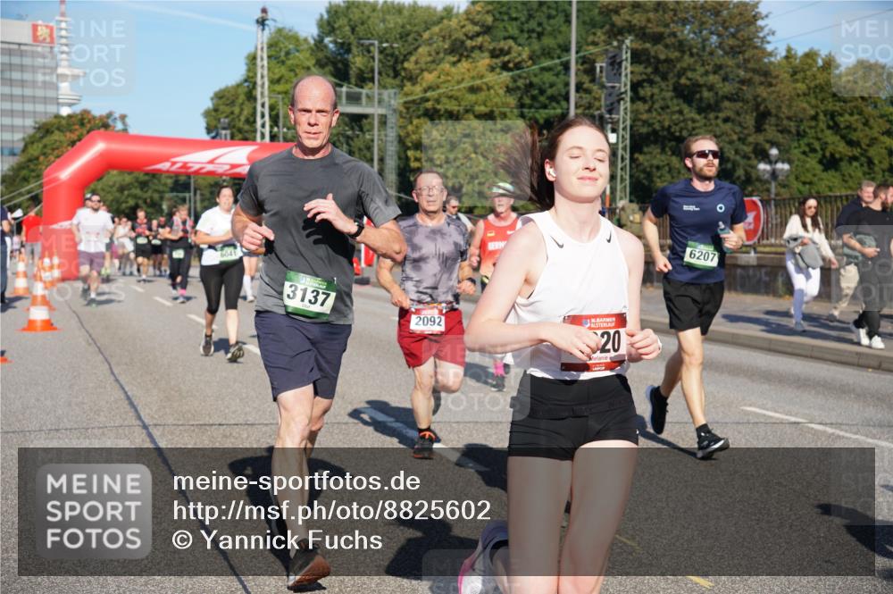 07.09.2025 - BARMER Alsterlauf Yannick Fuchs http://msf.ph/oto/8825602 07.09.2025 09:59:38 Laufen 6041, 3137, 2092, 36, 20, 6207 meine-sportfotos.de