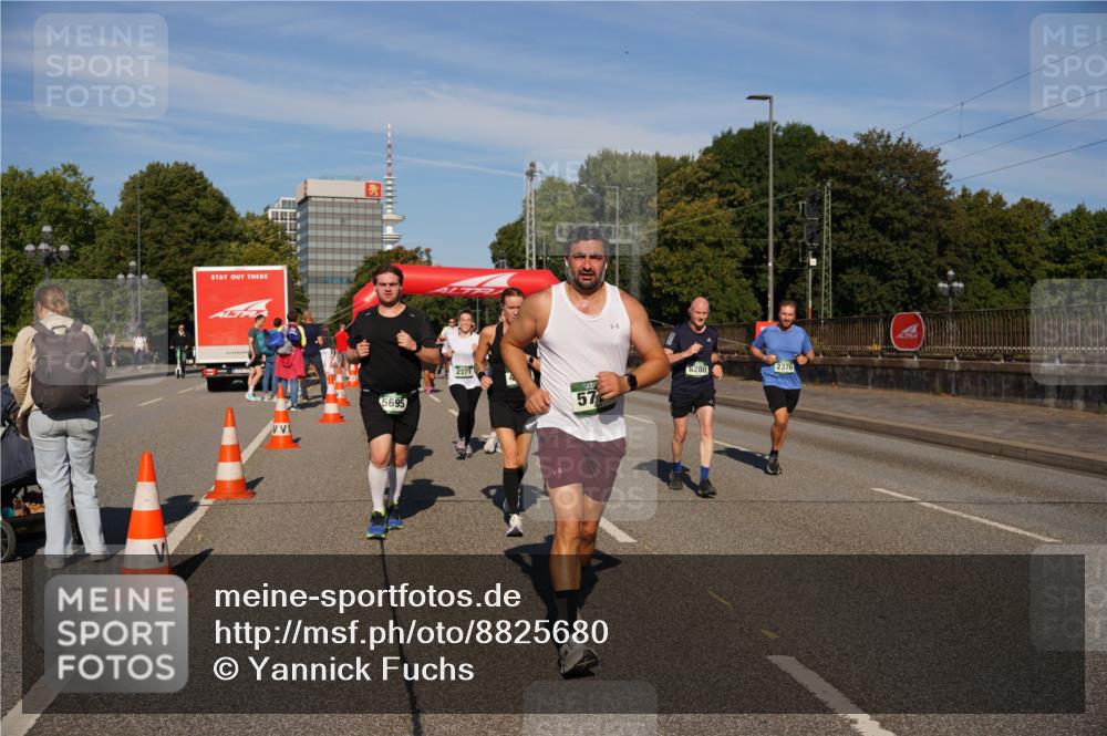 07.09.2025 - BARMER Alsterlauf Yannick Fuchs http://msf.ph/oto/8825680 07.09.2025 10:00:01 Laufen 6280, 2370, 5695, 57 meine-sportfotos.de