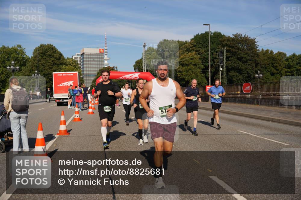 07.09.2025 - BARMER Alsterlauf Yannick Fuchs http://msf.ph/oto/8825681 07.09.2025 10:00:01 Laufen 5695, 2371, 57, 2370 meine-sportfotos.de