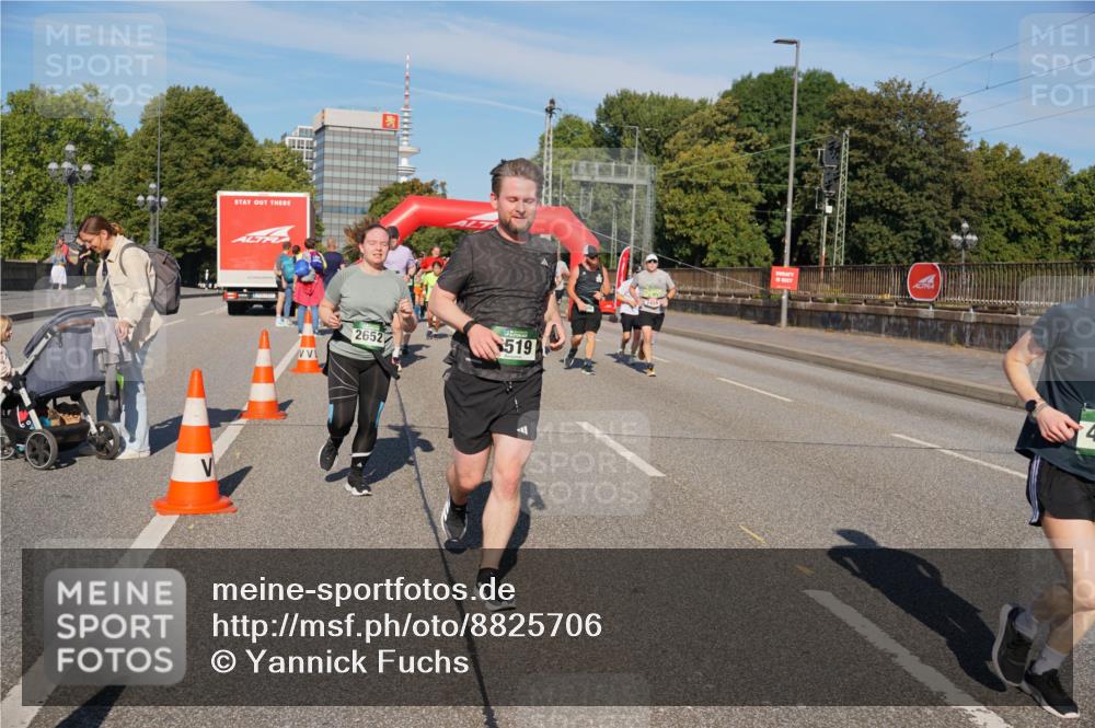 07.09.2025 - BARMER Alsterlauf Yannick Fuchs http://msf.ph/oto/8825706 07.09.2025 10:00:06 Laufen 2652, 519 meine-sportfotos.de