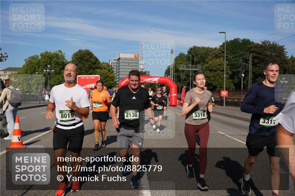 07.09.2025 - BARMER Alsterlauf Yannick Fuchs http://msf.ph/oto/8825779 07.09.2025 10:00:24 Laufen 8019, 2255, 2130, 2477, 3310, 331 meine-sportfotos.de