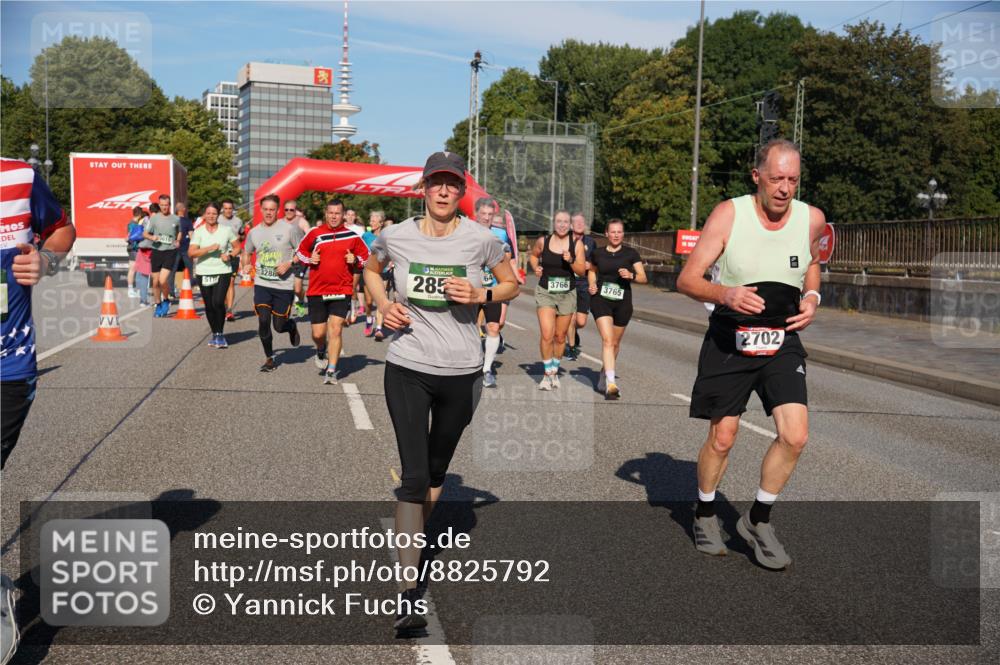 07.09.2025 - BARMER Alsterlauf Yannick Fuchs http://msf.ph/oto/8825792 07.09.2025 10:00:30 Laufen 3610, 517, 3288, 285, 3766, 3765, 2702 meine-sportfotos.de