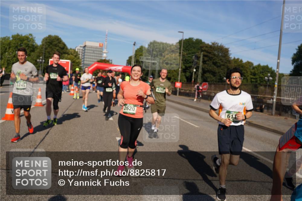 07.09.2025 - BARMER Alsterlauf Yannick Fuchs http://msf.ph/oto/8825817 07.09.2025 10:00:37 Laufen 3245, 2620, 43921, 611 meine-sportfotos.de