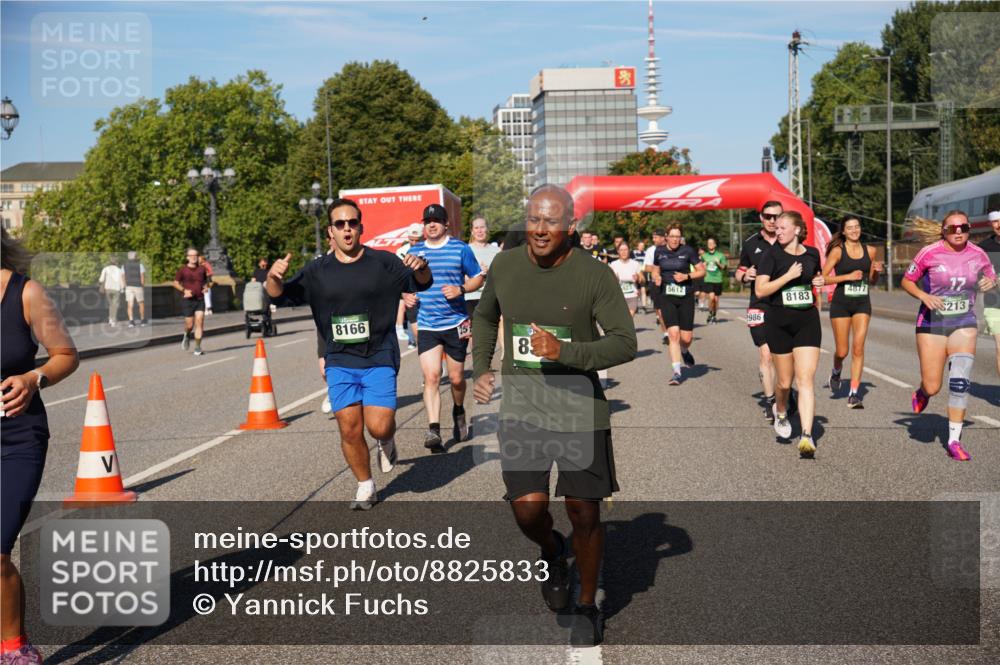 07.09.2025 - BARMER Alsterlauf Yannick Fuchs http://msf.ph/oto/8825833 07.09.2025 10:00:44 Laufen 8166, 8, 5612, 986, 8183, 4877, 17, 213 meine-sportfotos.de