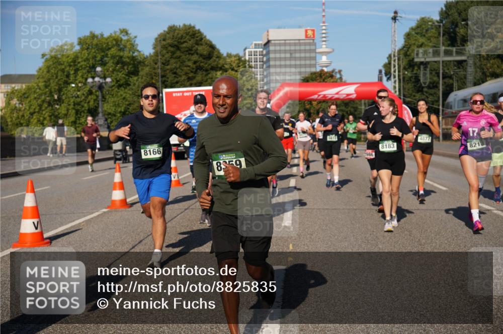 07.09.2025 - BARMER Alsterlauf Yannick Fuchs http://msf.ph/oto/8825835 07.09.2025 10:00:44 Laufen 8166, 35, 8359, 5611, 986, 8183, 4877, 17, 821 meine-sportfotos.de