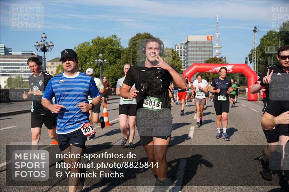 07.09.2025 - BARMER Alsterlauf Yannick Fuchs http://msf.ph/oto/8825844 07.09.2025 10:00:46 Laufen 251, 5618, 5923, 5612 meine-sportfotos.de