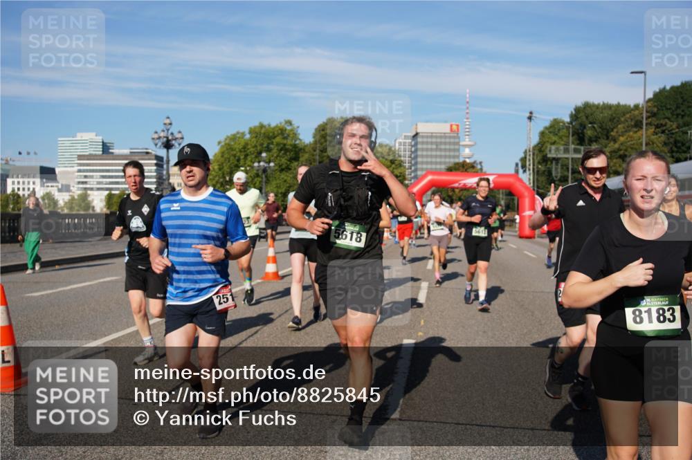 07.09.2025 - BARMER Alsterlauf Yannick Fuchs http://msf.ph/oto/8825845 07.09.2025 10:00:46 Laufen 251, 5611, 5618, 36, 8183 meine-sportfotos.de