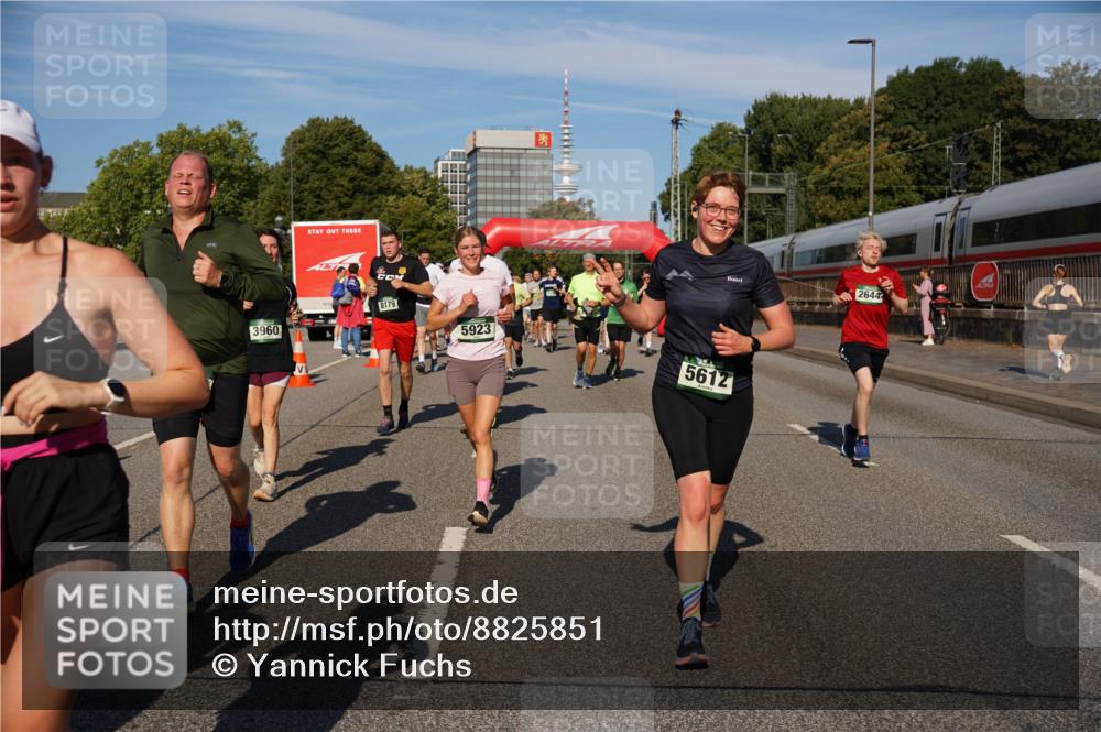 07.09.2025 - BARMER Alsterlauf Yannick Fuchs http://msf.ph/oto/8825851 07.09.2025 10:00:48 Laufen 10, 3960, 8179, 5923, 5612, 2644 meine-sportfotos.de