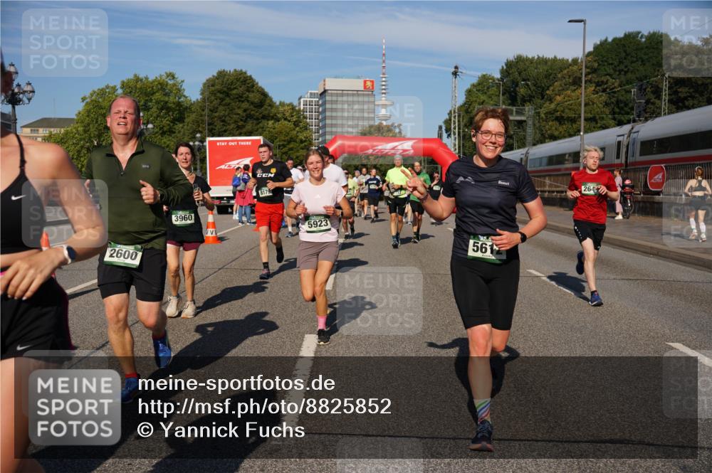 07.09.2025 - BARMER Alsterlauf Yannick Fuchs http://msf.ph/oto/8825852 07.09.2025 10:00:48 Laufen 10, 2600, 3960, 8179, 2647, 5923, 561 meine-sportfotos.de
