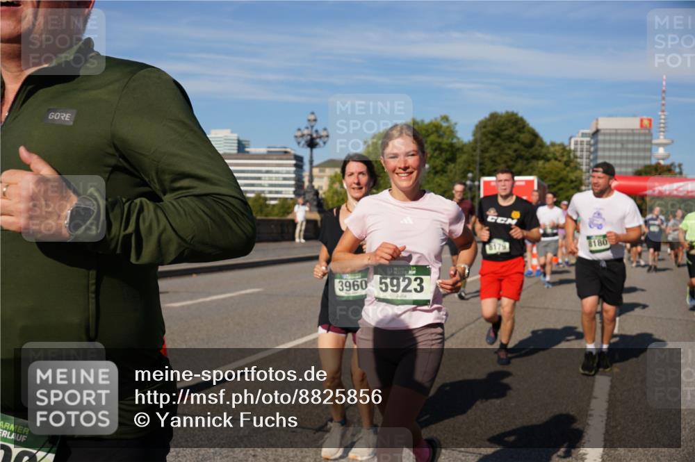 07.09.2025 - BARMER Alsterlauf Yannick Fuchs http://msf.ph/oto/8825856 07.09.2025 10:00:50 Laufen 3960, 5923, 8179, 8180 meine-sportfotos.de