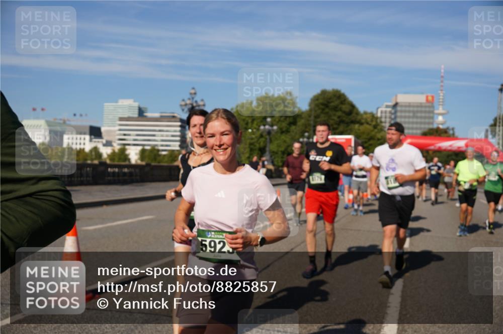 07.09.2025 - BARMER Alsterlauf Yannick Fuchs http://msf.ph/oto/8825857 07.09.2025 10:00:50 Laufen 5925 meine-sportfotos.de