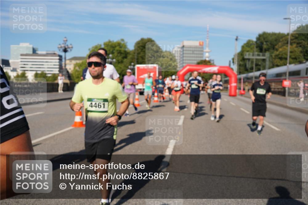 07.09.2025 - BARMER Alsterlauf Yannick Fuchs http://msf.ph/oto/8825867 07.09.2025 10:00:53 Laufen 4461 meine-sportfotos.de