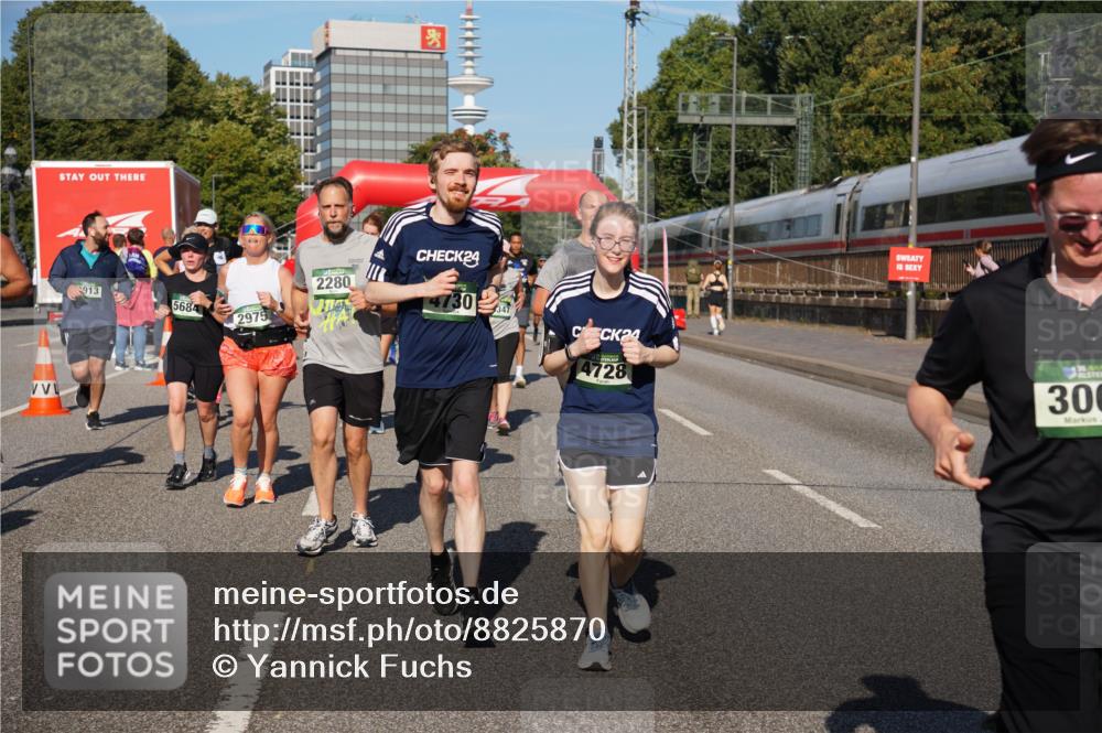 07.09.2025 - BARMER Alsterlauf Yannick Fuchs http://msf.ph/oto/8825870 07.09.2025 10:00:55 Laufen 913, 5684, 2975, 2280, 24, 4730, 24, 4728, 300 meine-sportfotos.de