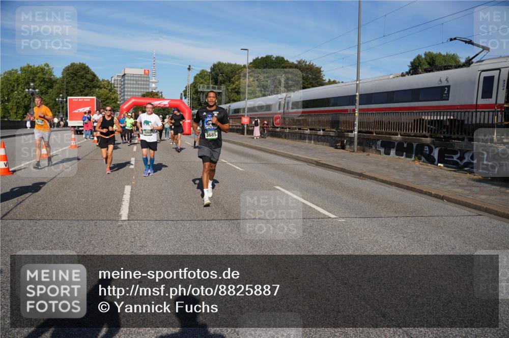 07.09.2025 - BARMER Alsterlauf Yannick Fuchs http://msf.ph/oto/8825887 07.09.2025 10:01:01 Laufen 3938, 5868, 3685, 4 meine-sportfotos.de