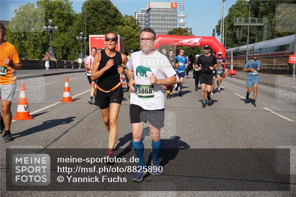 07.09.2025 - BARMER Alsterlauf Yannick Fuchs http://msf.ph/oto/8825890 07.09.2025 10:01:02 Laufen 38, 5868, 2643 meine-sportfotos.de