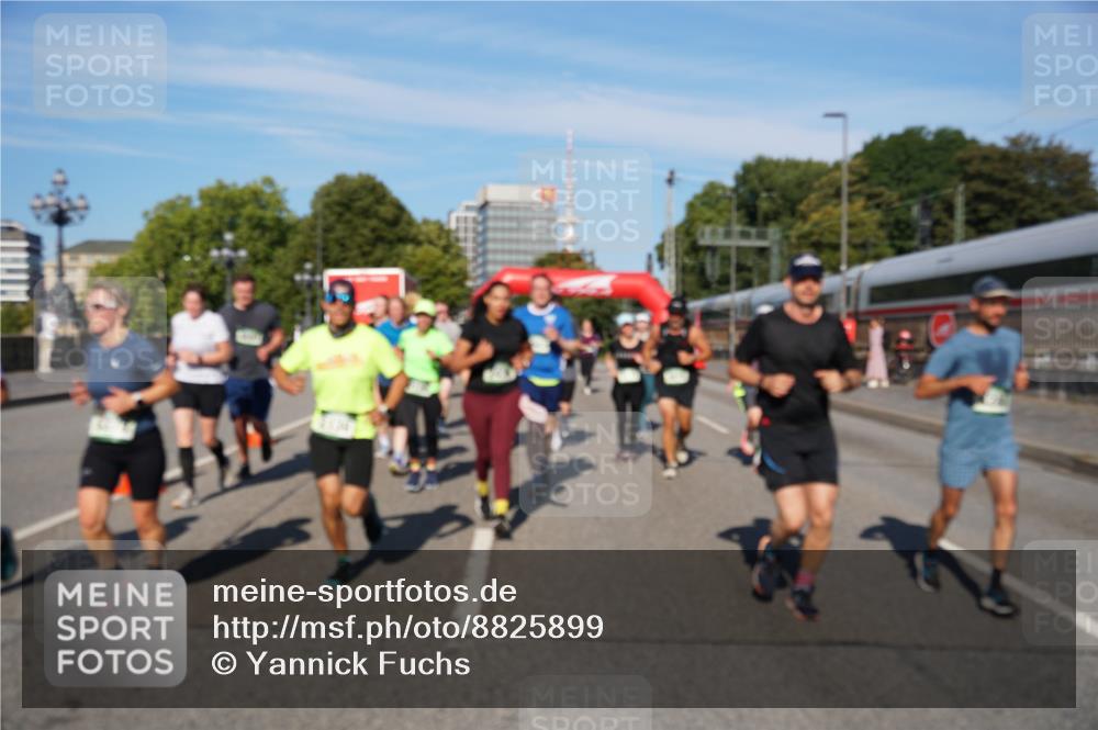 07.09.2025 - BARMER Alsterlauf Yannick Fuchs http://msf.ph/oto/8825899 07.09.2025 10:01:05 Laufen  meine-sportfotos.de