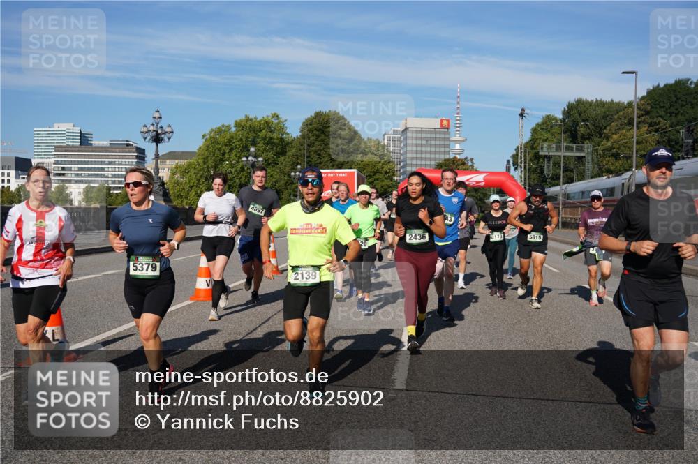 07.09.2025 - BARMER Alsterlauf Yannick Fuchs http://msf.ph/oto/8825902 07.09.2025 10:01:05 Laufen 5379, 4697, 2139, 2436, 3173, 5815 meine-sportfotos.de