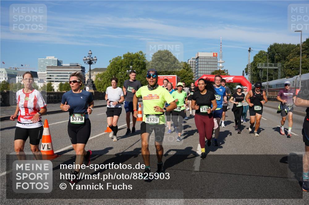 07.09.2025 - BARMER Alsterlauf Yannick Fuchs http://msf.ph/oto/8825903 07.09.2025 10:01:05 Laufen 5379, 469, 2139, 20, 2436, 643, 3473, 5815 meine-sportfotos.de