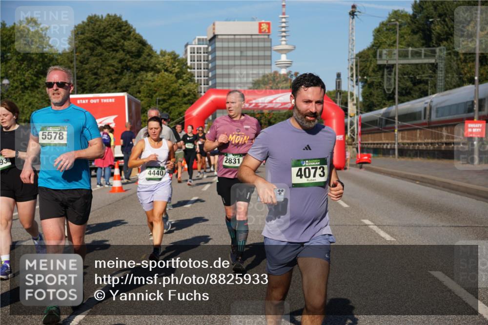 07.09.2025 - BARMER Alsterlauf Yannick Fuchs http://msf.ph/oto/8825933 07.09.2025 10:01:15 Laufen 93, 5578, 4440, 2831, 36, 4073 meine-sportfotos.de