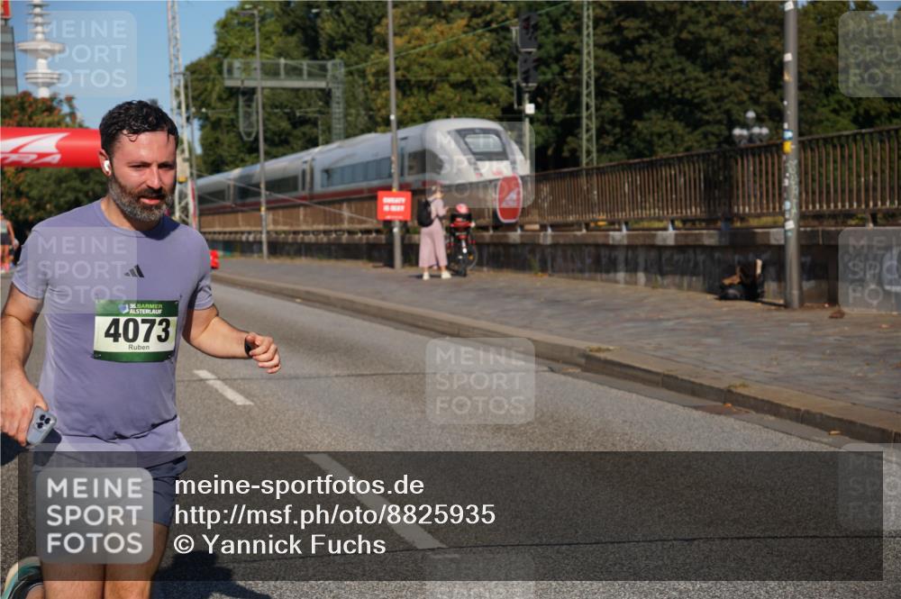 07.09.2025 - BARMER Alsterlauf Yannick Fuchs http://msf.ph/oto/8825935 07.09.2025 10:01:15 Laufen 36, 4073 meine-sportfotos.de