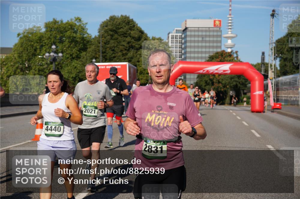 07.09.2025 - BARMER Alsterlauf Yannick Fuchs http://msf.ph/oto/8825939 07.09.2025 10:01:17 Laufen 4440, 10, 2021, 015, 34, 36, 1, 2831, 8 meine-sportfotos.de
