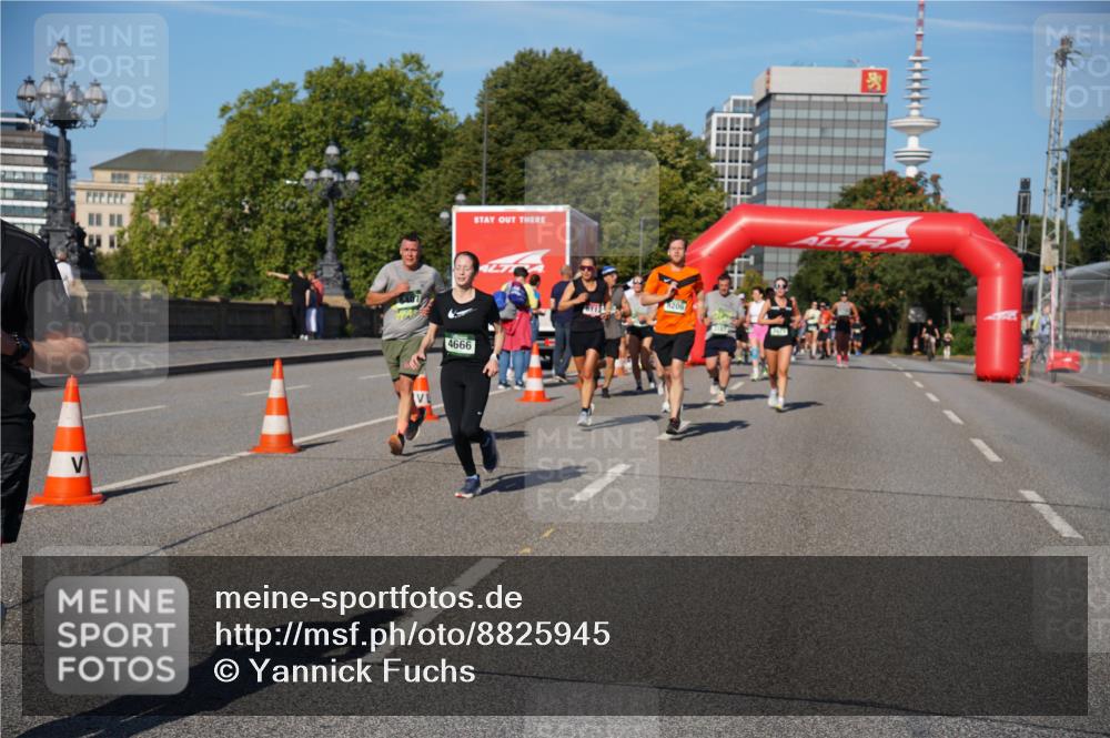 07.09.2025 - BARMER Alsterlauf Yannick Fuchs http://msf.ph/oto/8825945 07.09.2025 10:01:19 Laufen 4666 meine-sportfotos.de