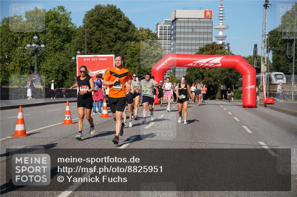 07.09.2025 - BARMER Alsterlauf Yannick Fuchs http://msf.ph/oto/8825951 07.09.2025 10:01:21 Laufen 6117, 8206, 3187 meine-sportfotos.de