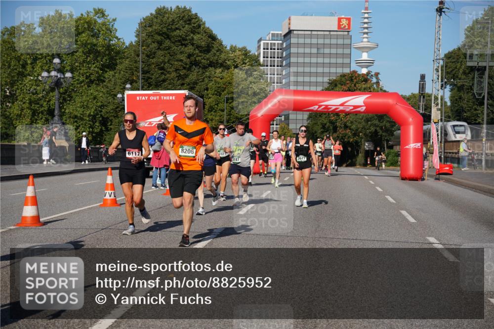 07.09.2025 - BARMER Alsterlauf Yannick Fuchs http://msf.ph/oto/8825952 07.09.2025 10:01:21 Laufen 6117, 8206, 4923, 3187, 3671 meine-sportfotos.de