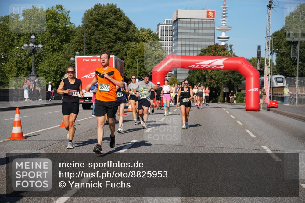 07.09.2025 - BARMER Alsterlauf Yannick Fuchs http://msf.ph/oto/8825953 07.09.2025 10:01:21 Laufen 6117, 8206, 5207, 3187, 36 meine-sportfotos.de