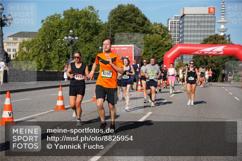 07.09.2025 - BARMER Alsterlauf Yannick Fuchs http://msf.ph/oto/8825954 07.09.2025 10:01:22 Laufen 6117, 8206, 187, 5207, 3671 meine-sportfotos.de