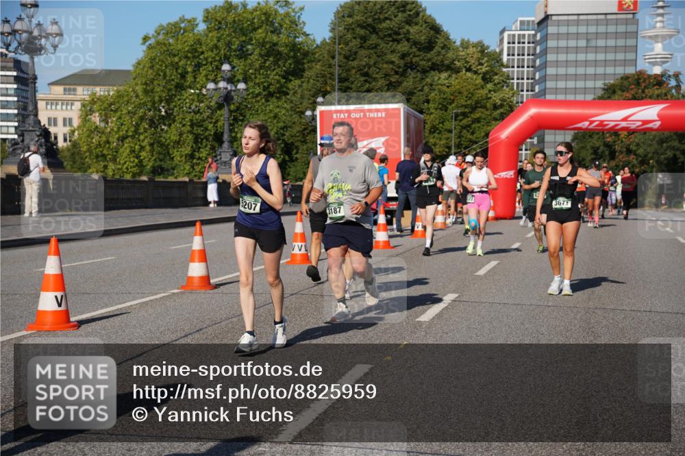 07.09.2025 - BARMER Alsterlauf Yannick Fuchs http://msf.ph/oto/8825959 07.09.2025 10:01:24 Laufen 5207, 3187, 3671 meine-sportfotos.de