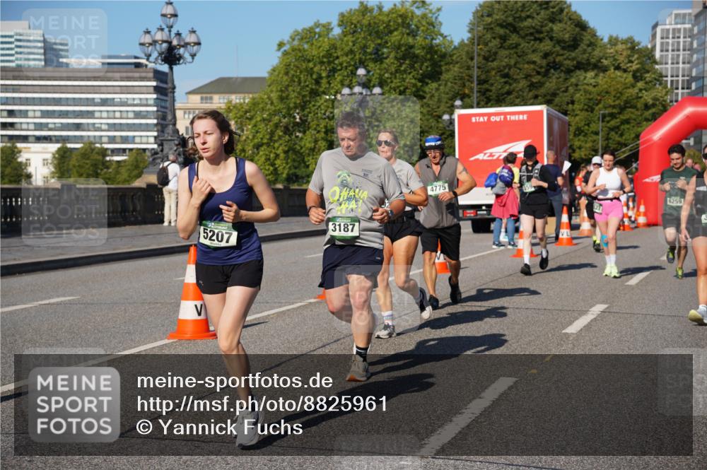 07.09.2025 - BARMER Alsterlauf Yannick Fuchs http://msf.ph/oto/8825961 07.09.2025 10:01:25 Laufen 5207, 3187, 4775, 359, 6259 meine-sportfotos.de