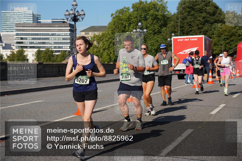 07.09.2025 - BARMER Alsterlauf Yannick Fuchs http://msf.ph/oto/8825962 07.09.2025 10:01:25 Laufen 5207, 3187, 23, 4775, 3594 meine-sportfotos.de
