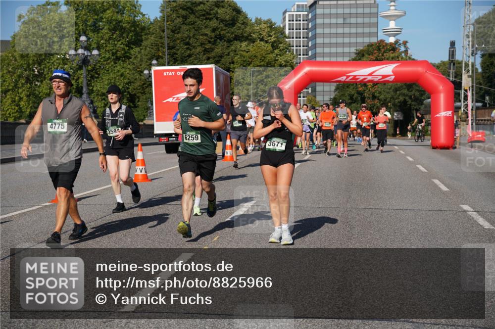 07.09.2025 - BARMER Alsterlauf Yannick Fuchs http://msf.ph/oto/8825966 07.09.2025 10:01:27 Laufen 4775, 3594, 6259, 3671, 3957, 6022 meine-sportfotos.de
