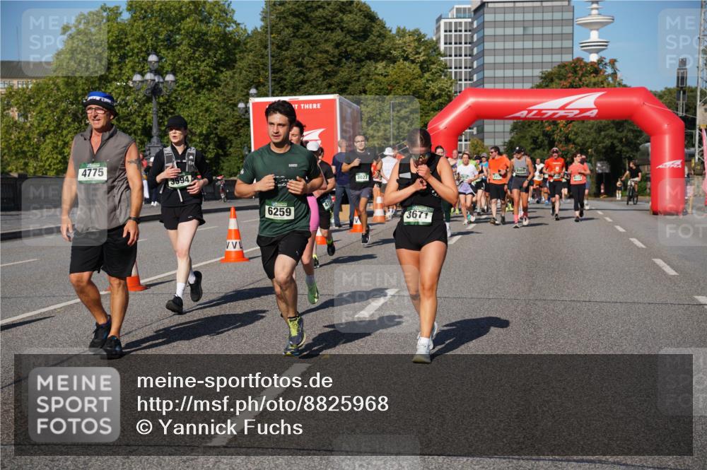 07.09.2025 - BARMER Alsterlauf Yannick Fuchs http://msf.ph/oto/8825968 07.09.2025 10:01:28 Laufen 4775, 3594, 6259, 8027, 3677 meine-sportfotos.de